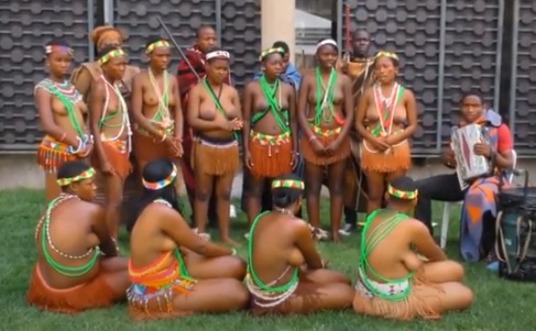 Ukuhlolwa Kwezintombi - Zulu Virgin Test Reed Dance